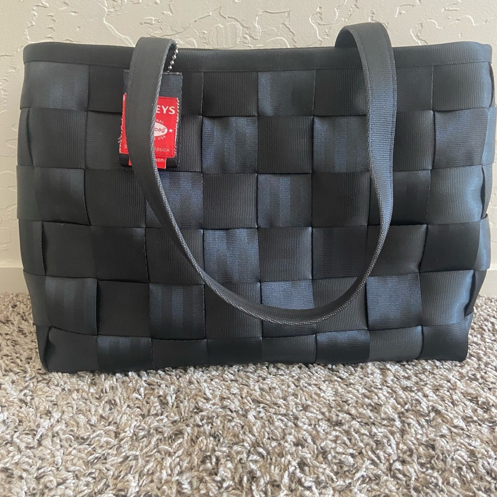 Harvey’s The Original Seatbelt Bag